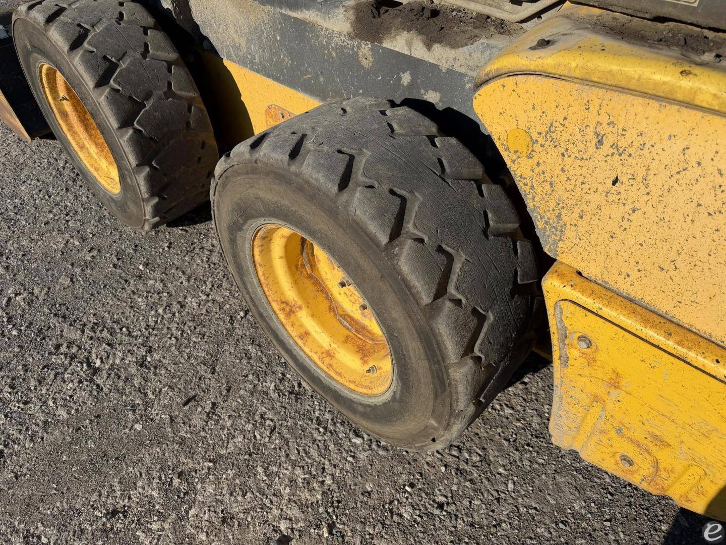2015 New Holland L220