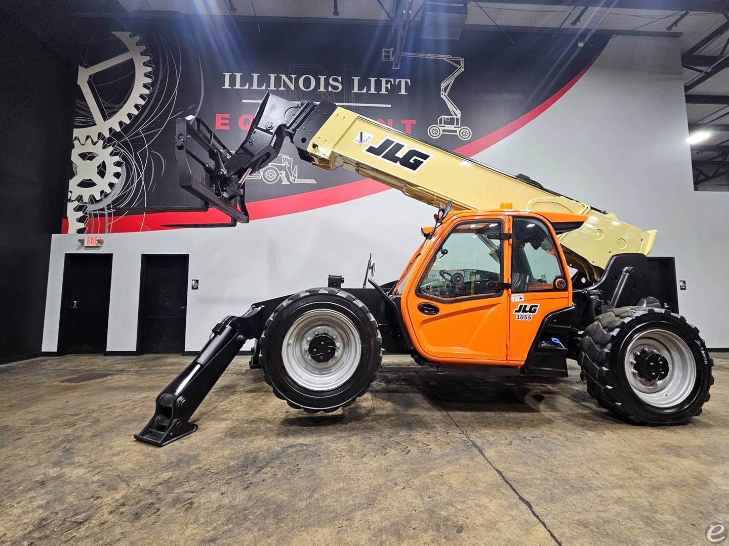 2016 JLG 1055