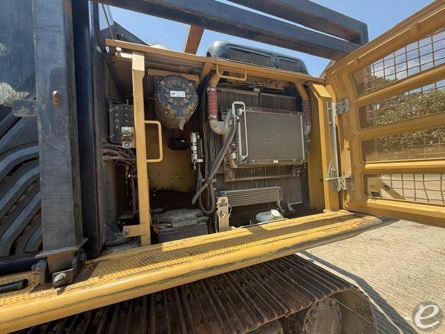2016 Cat 323