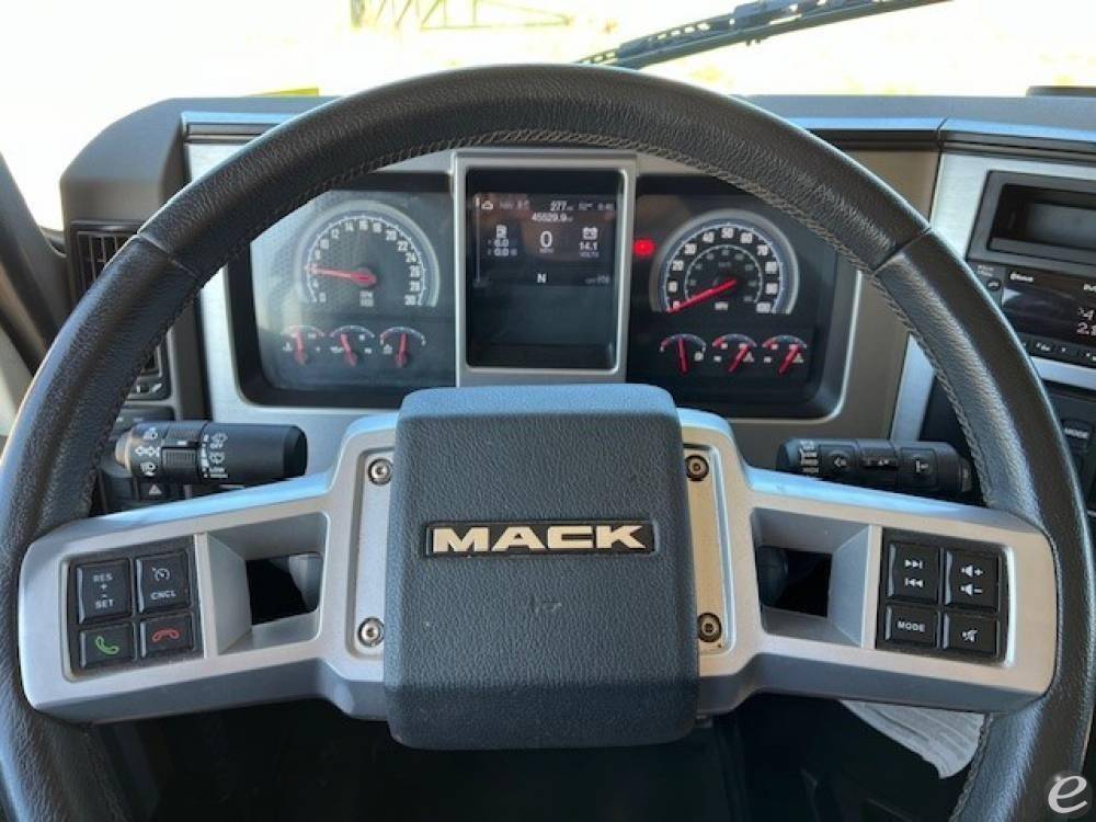 2023 Mack GRANITE 64FR