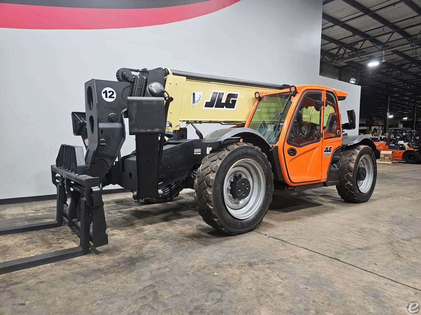 2016 JLG 1255