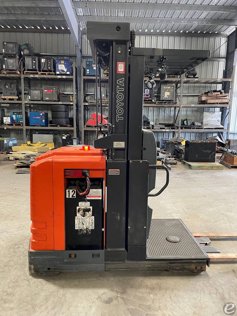 2016 Toyota 7BPUE15 Electric Order Picker - 123Forklift