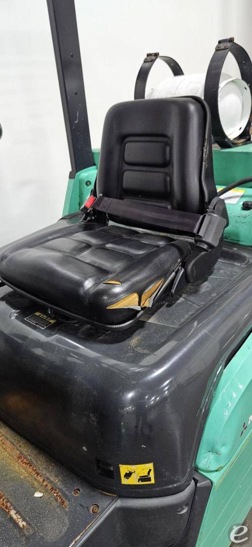 2015 Mitsubishi FGC25N