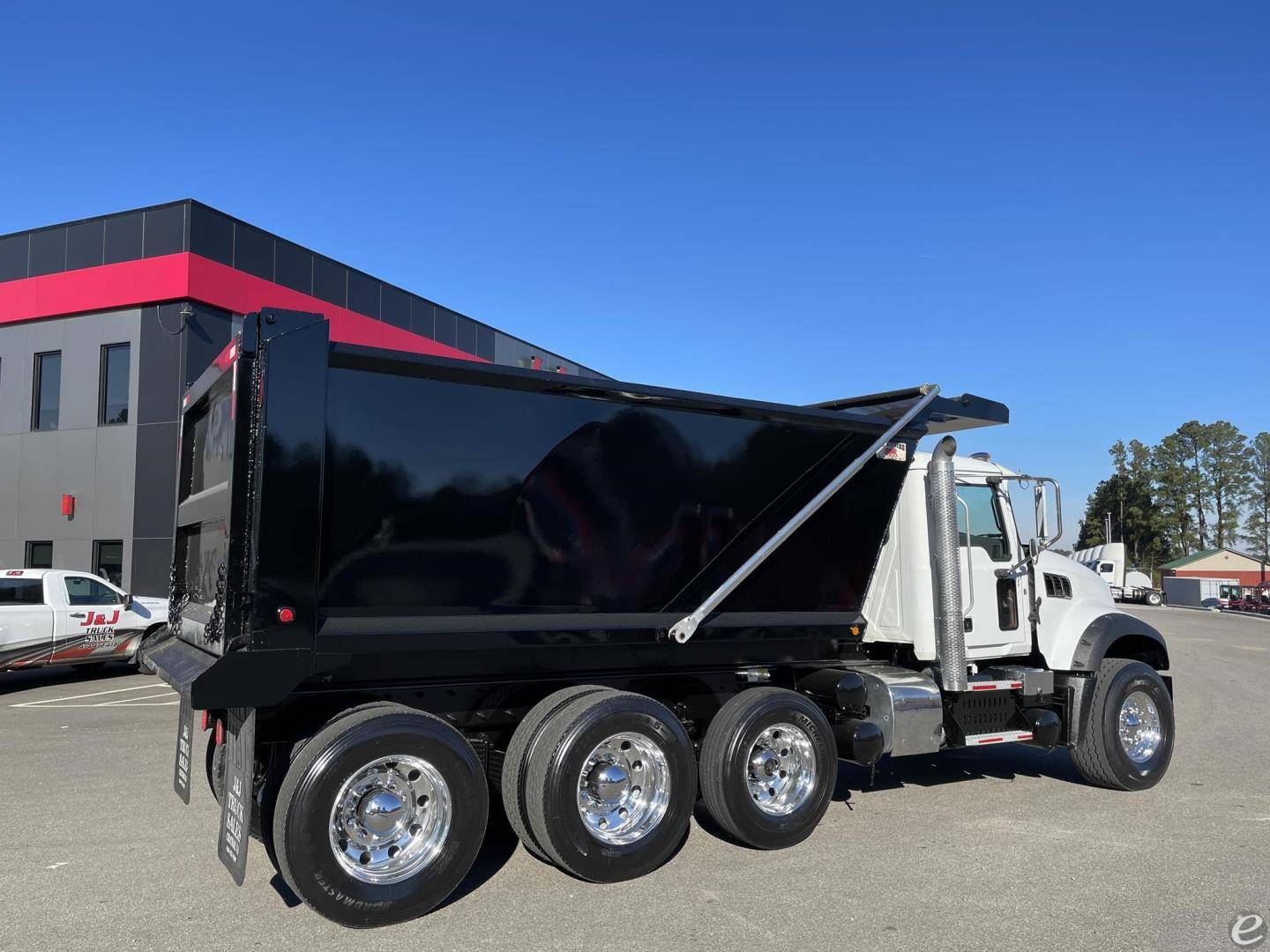 2017 Mack GRANITE GU713