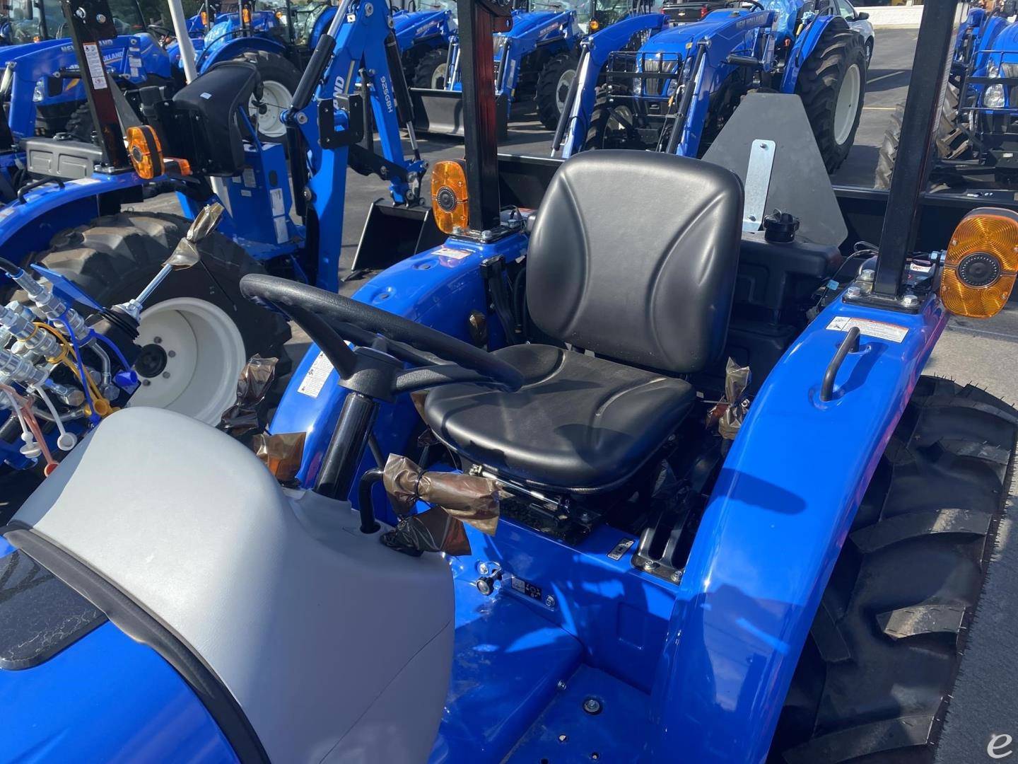 2025 New Holland WORKMASTER 25