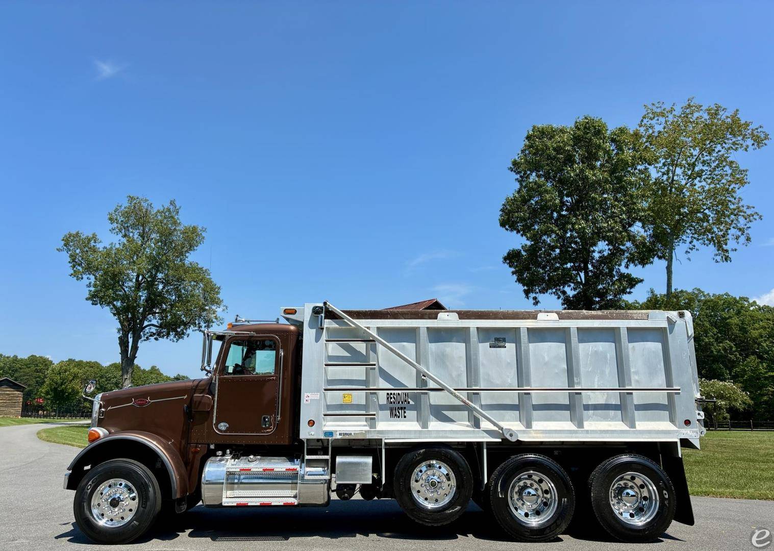 2019 Peterbilt 365