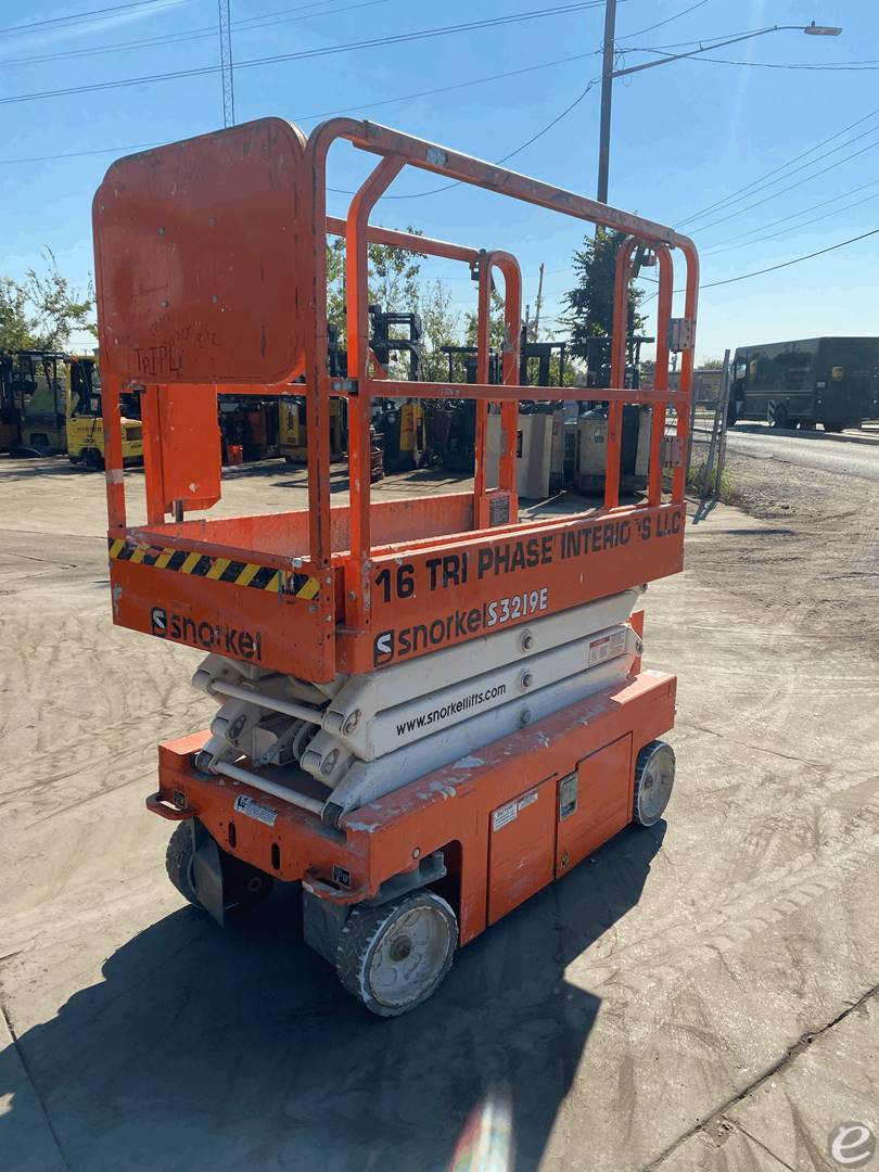 2017 Snorkel S3219E Electric Scissor Lift - 123Forklift
