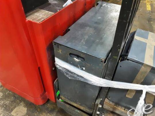 2017 Raymond 8900