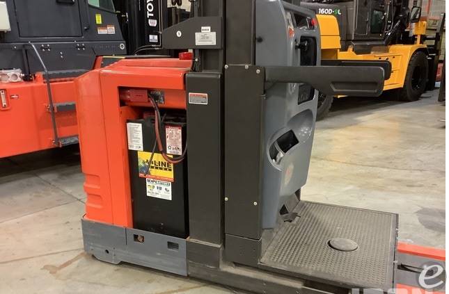 2015 Toyota 7BPUE15 Electric Order Picker - 123Forklift