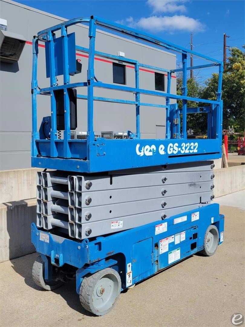 2015 Genie GS3232 Electric Scissor Lift - 123Forklift