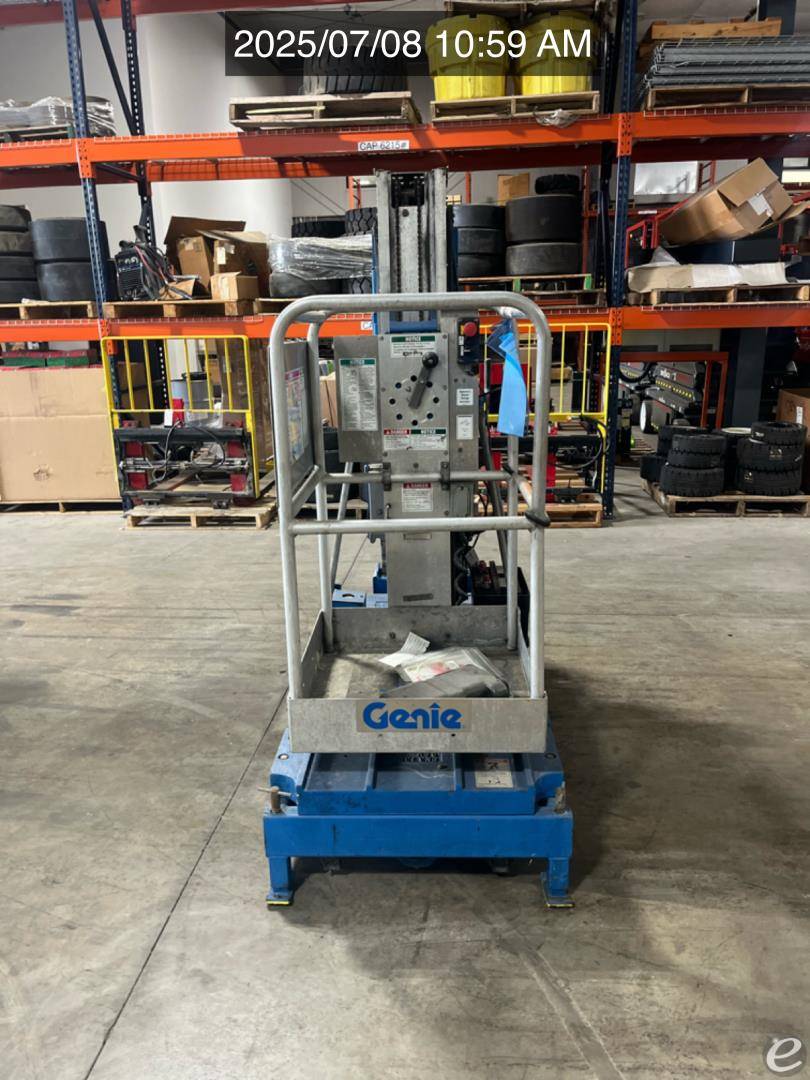 2013 Genie IWP-20SDC