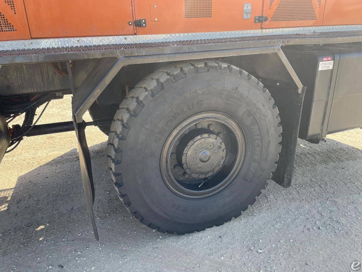1992 DF4000