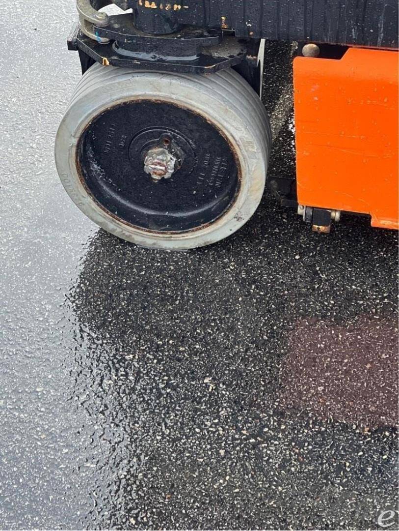 2021 JLG R1932i