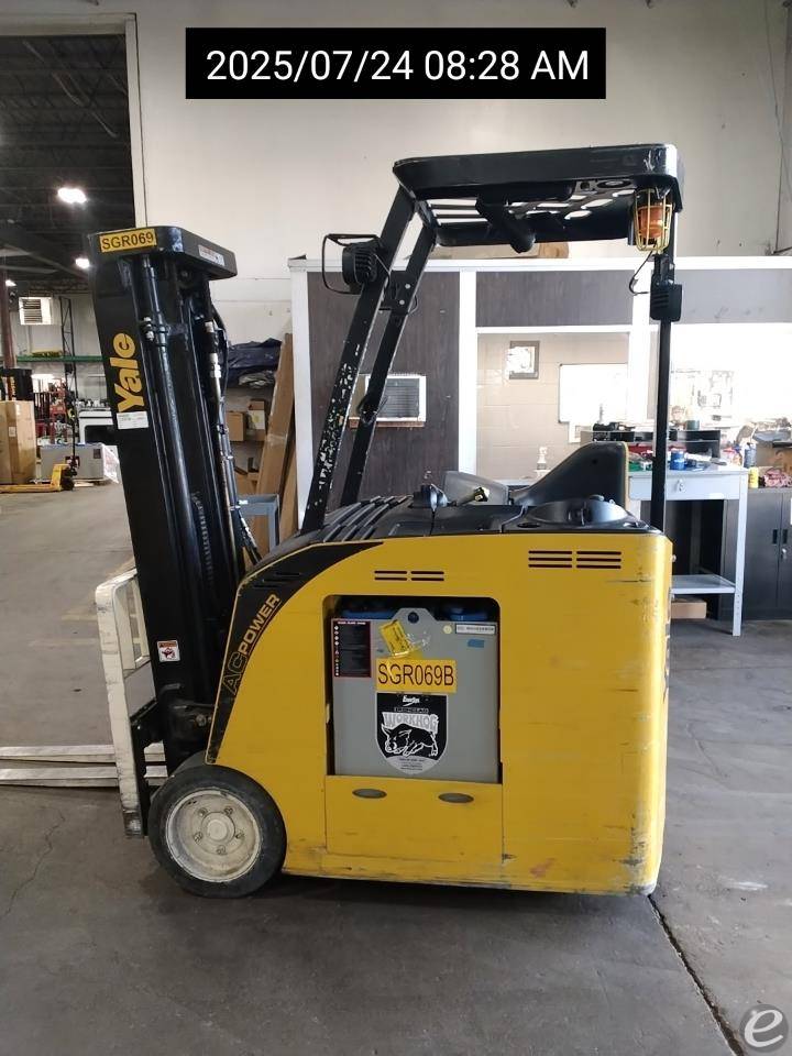 2017 Yale ESC040AD