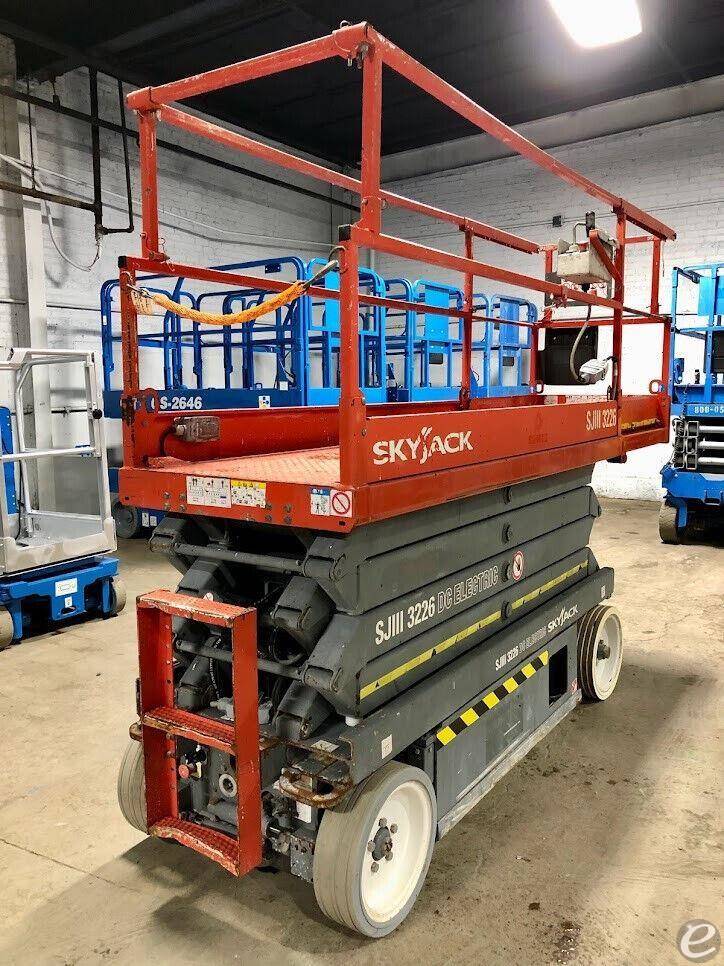 2011 Skyjack SJIII3226 Electric Scissor Lift - 123Forklift
