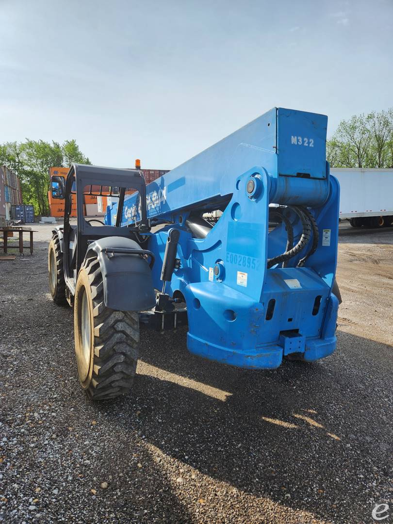 2015 Genie 844