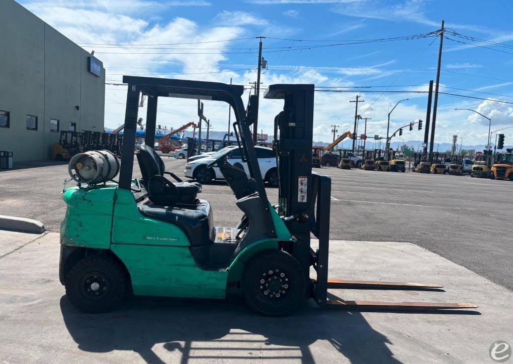 2020 Mitsubishi FG25N