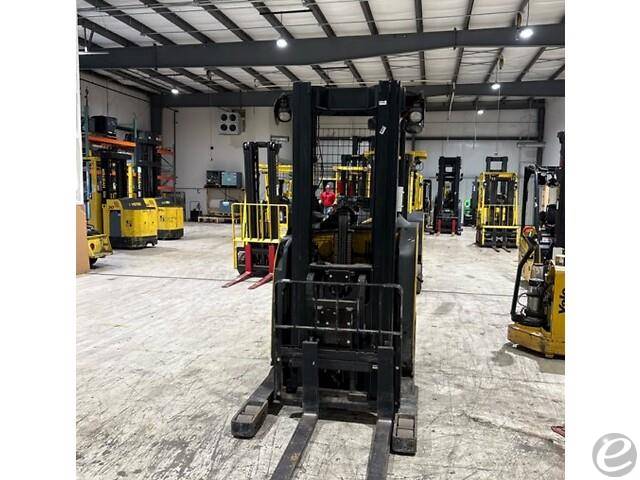 2018 Yale NR040DB