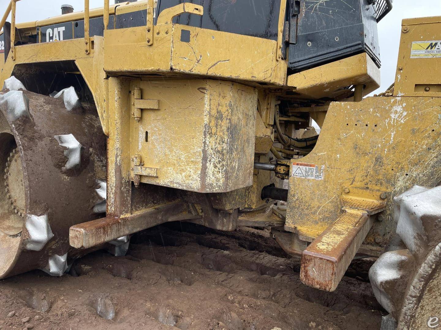 2005 Cat 826H