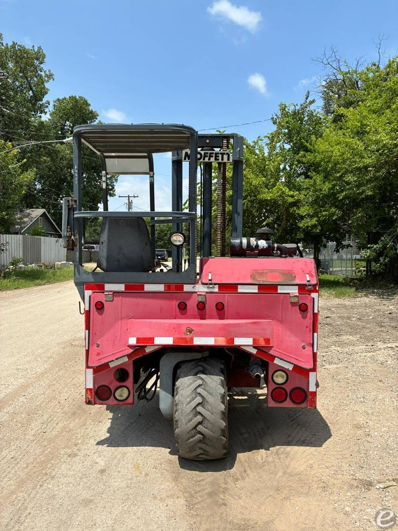 2002 Moffett M5500