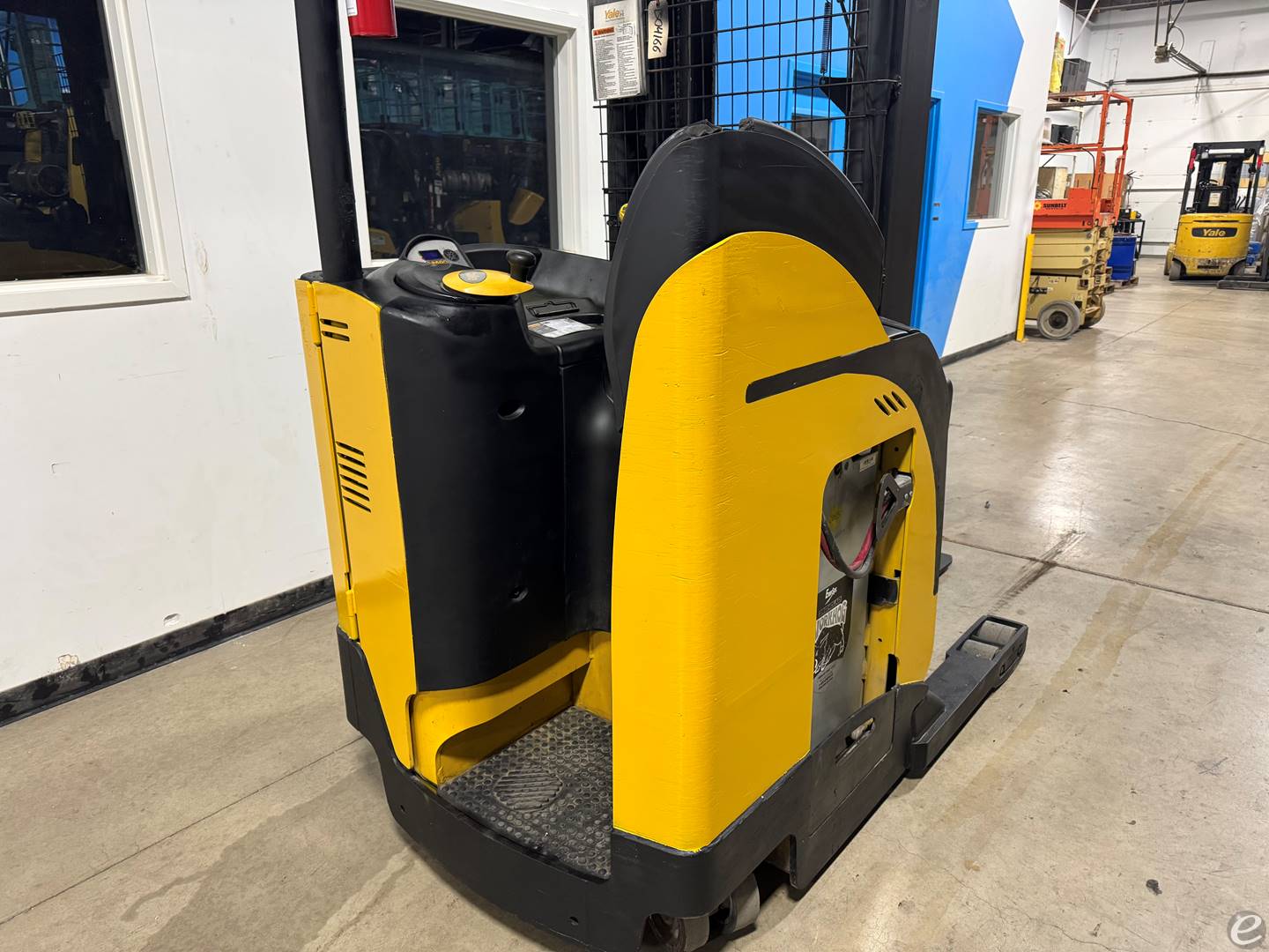 2019 Yale NR045EB