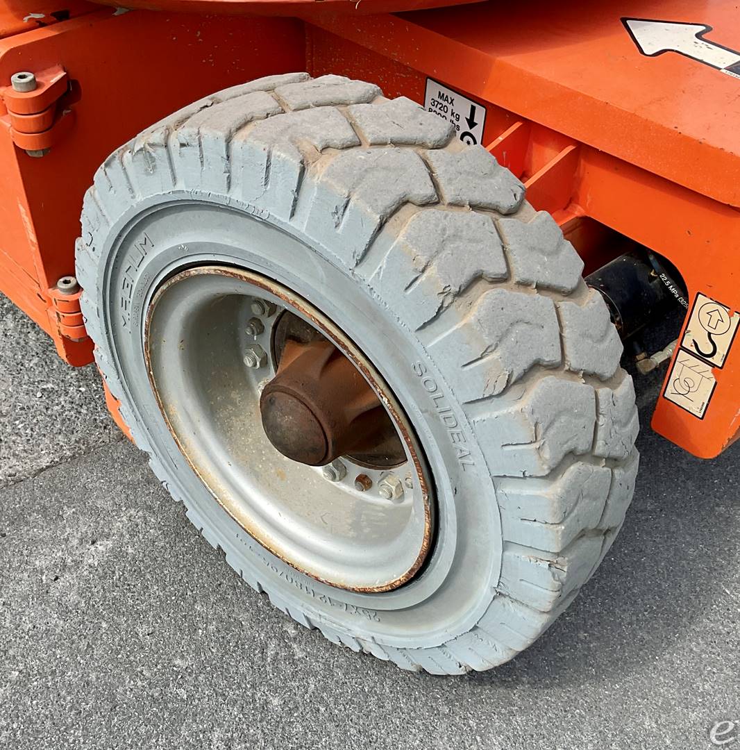 2013 JLG E300AJP