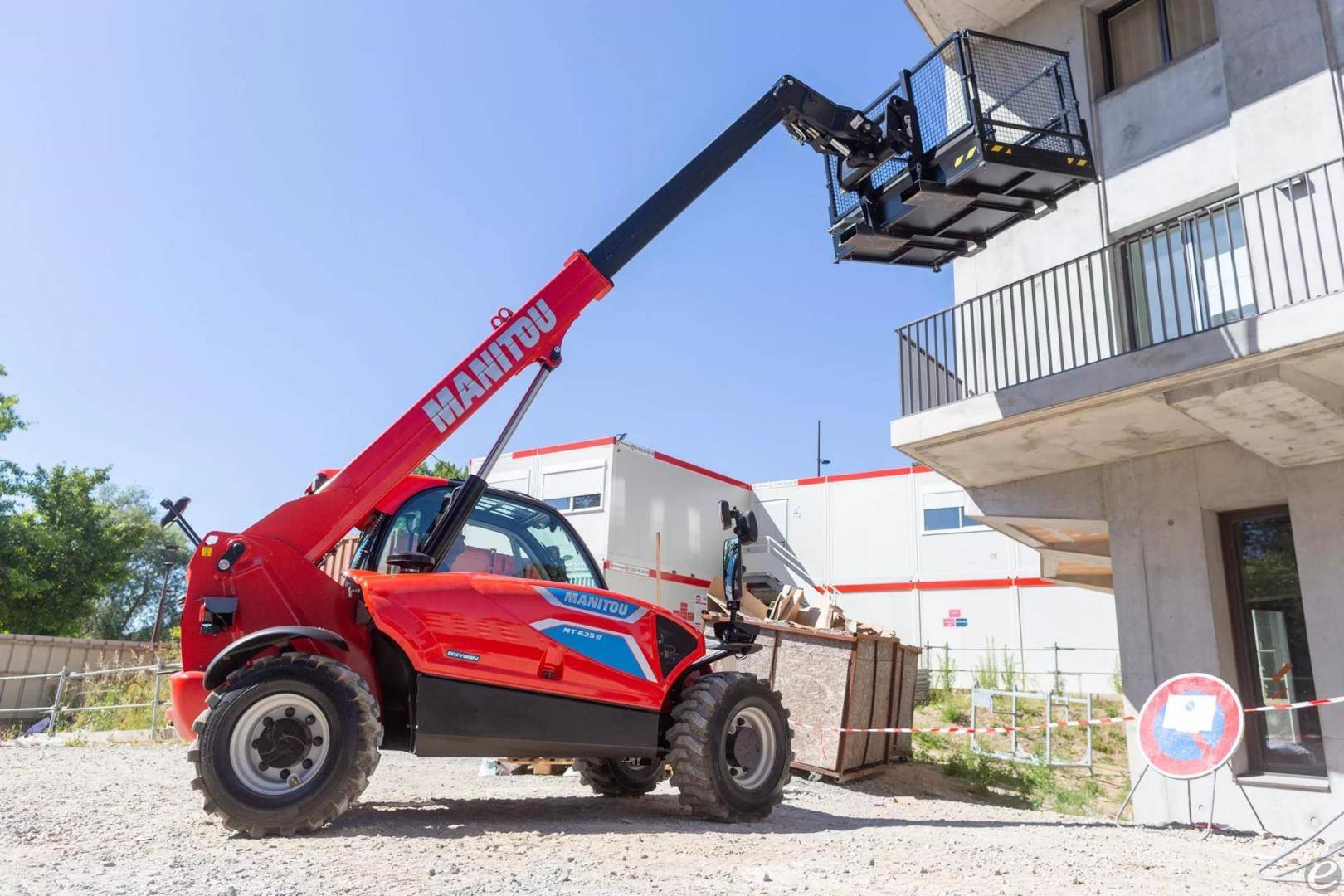 2026 Manitou MATERIAL BASKET