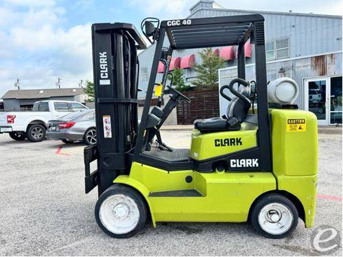 2001 Clark CGC40