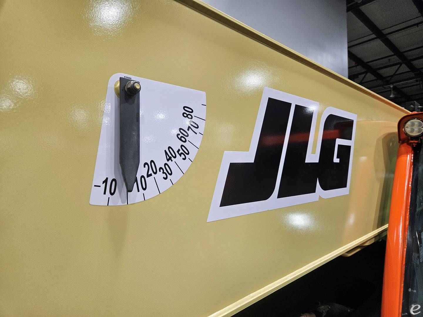2016 JLG 1255