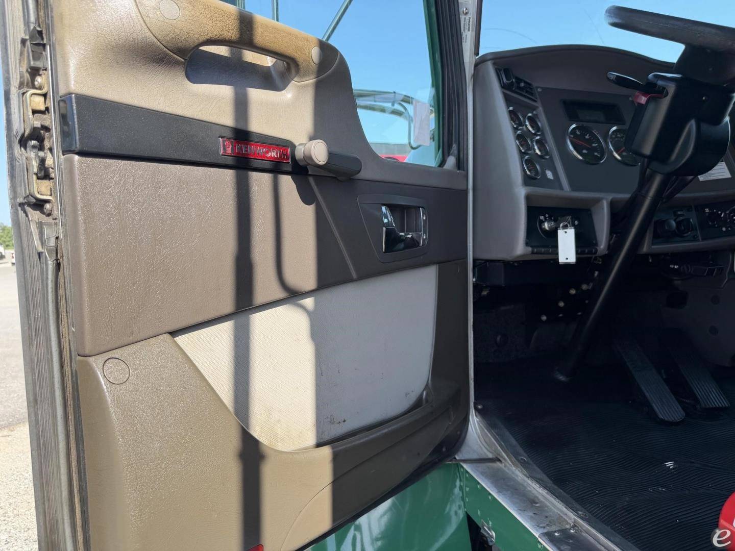 2013 Kenworth T370