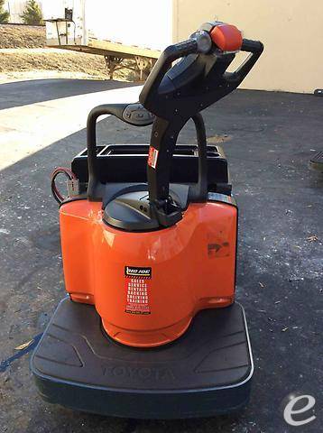 2010 Toyota 8HBE30 Electric Forklift - 123Forklift