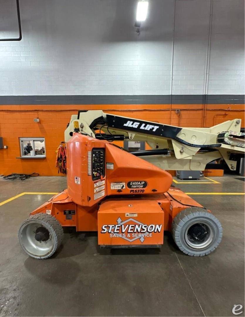 2015 JLG E400AJPN