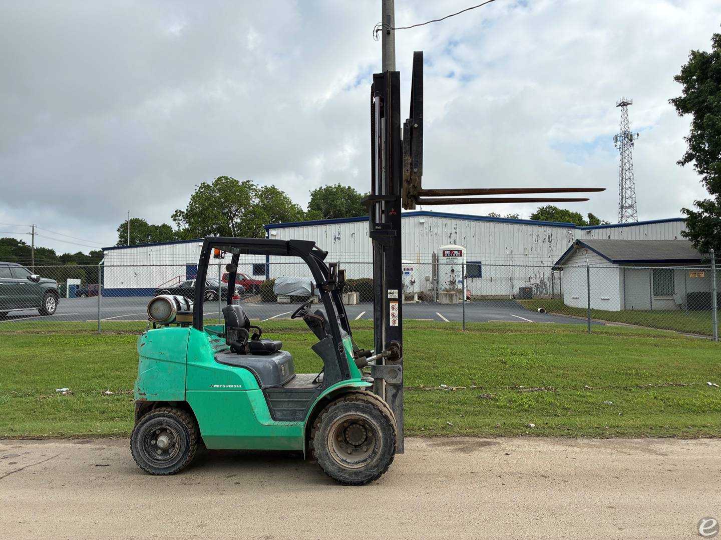 2014 Mitsubishi FG40N