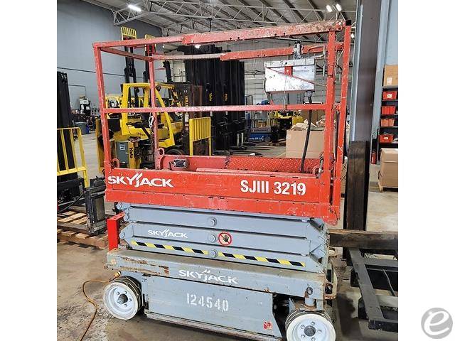 2015 Skyjack SJ-3219 Electric Scissor Lift - 123Forklift