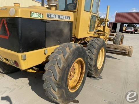 John Deere 570A