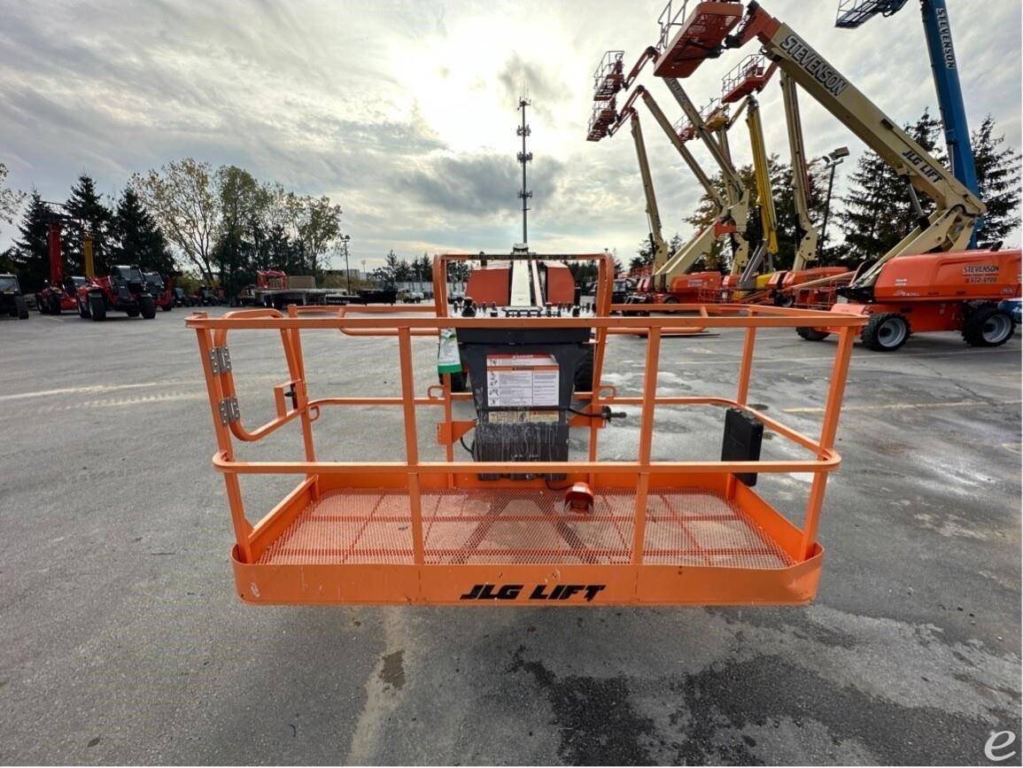 2014 JLG 600S