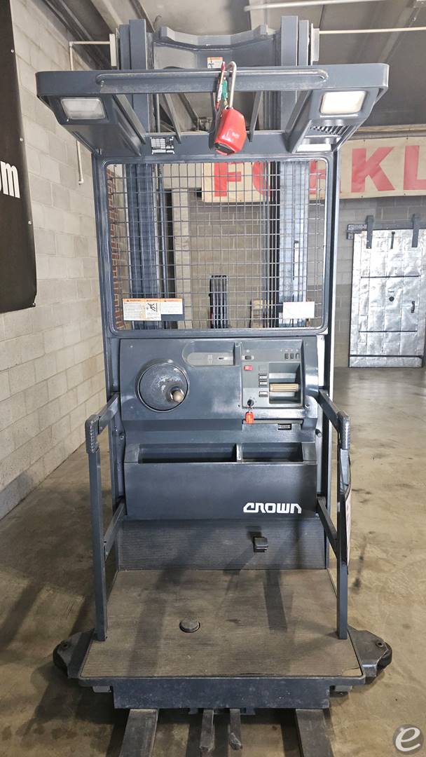 1996 Crown SP3020-30