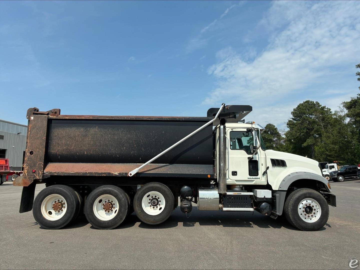 2015 Mack GRANITE GU713