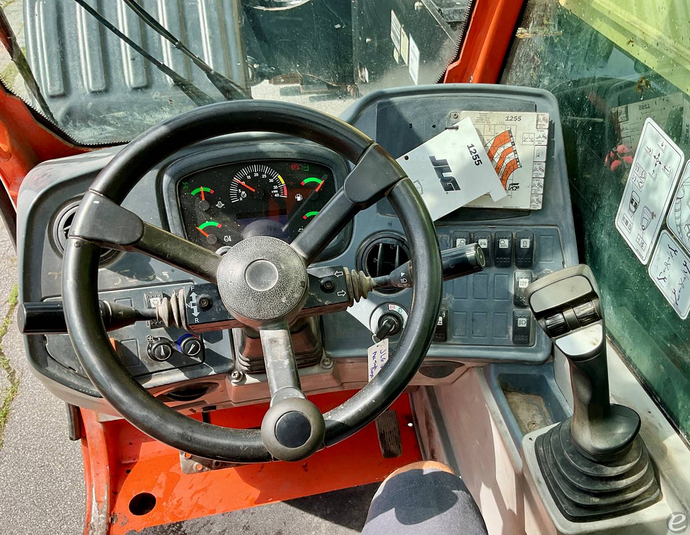 2020 JLG 1255