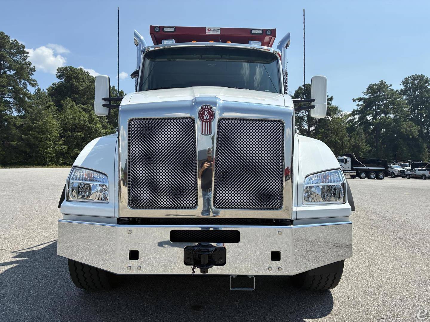 2025 Kenworth T880