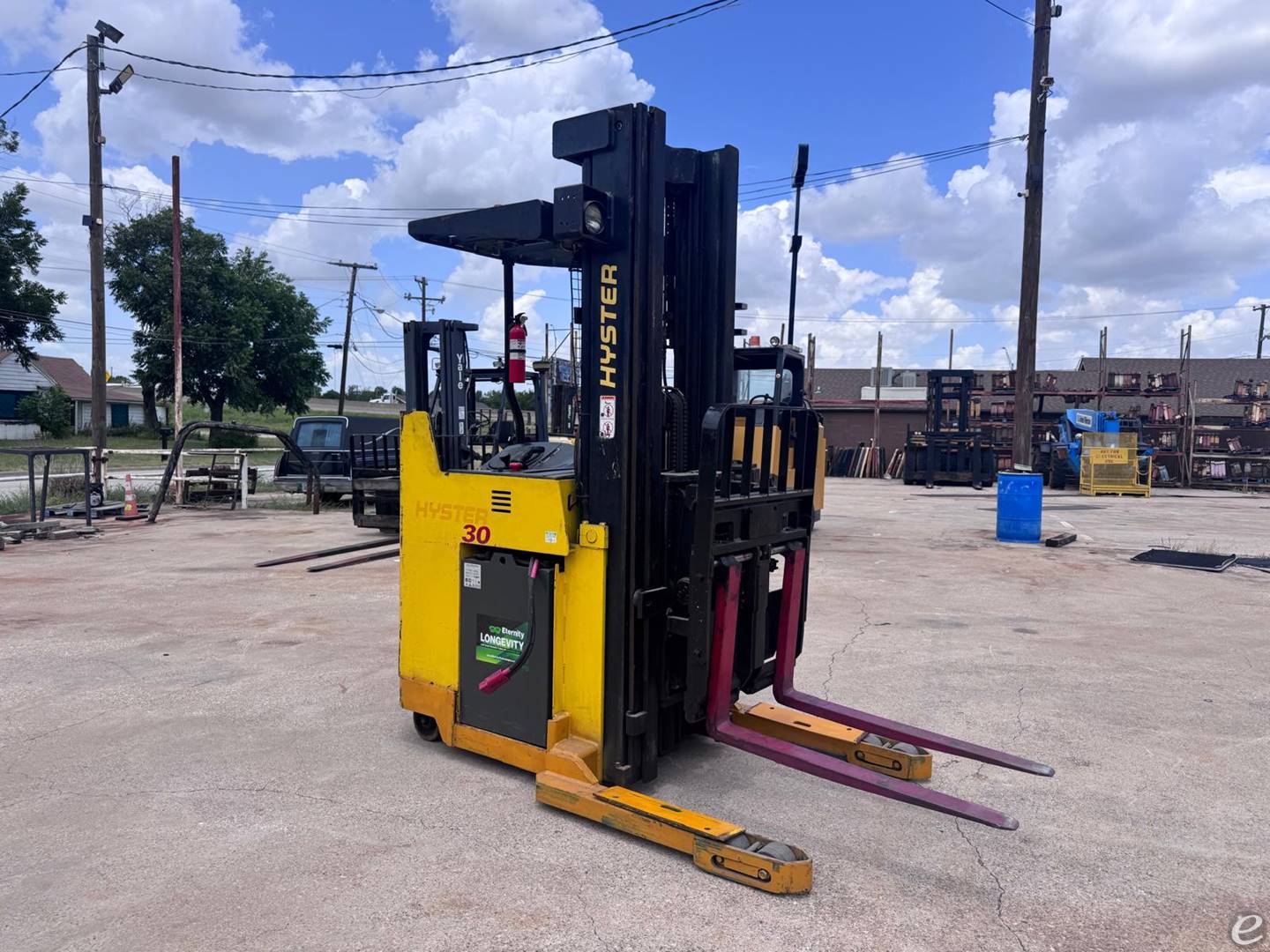 2000 Hyster N30XMDR-240