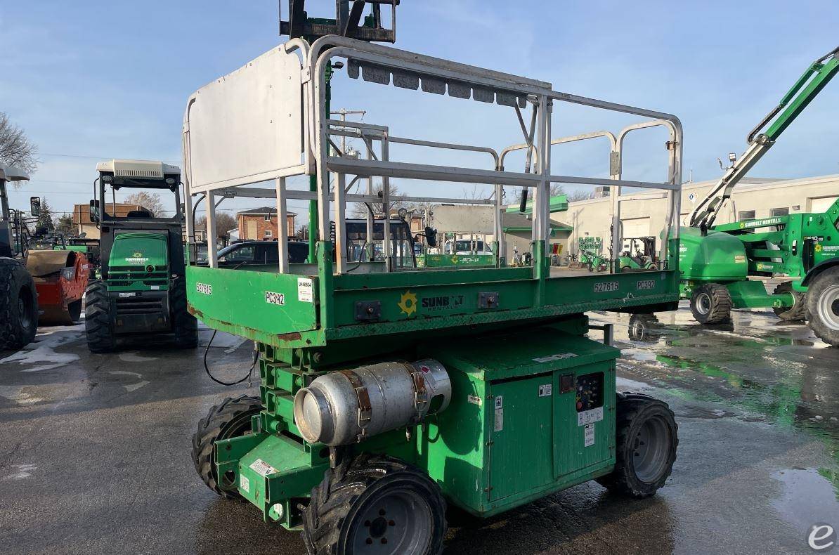 2013 JLG 260MRT Dual Fuel Scissor L...