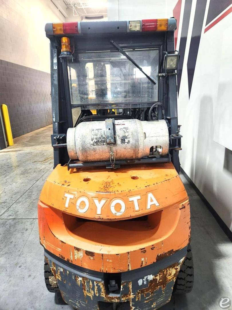2004 Toyota 7FGU25