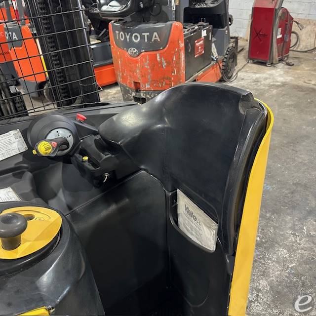 2018 Yale NR045EB