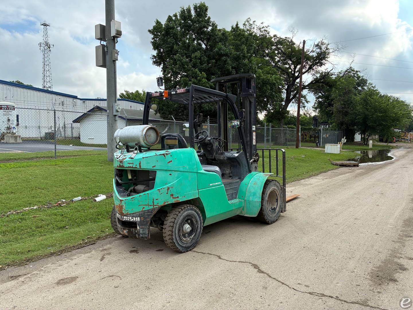 2014 Mitsubishi FG40N