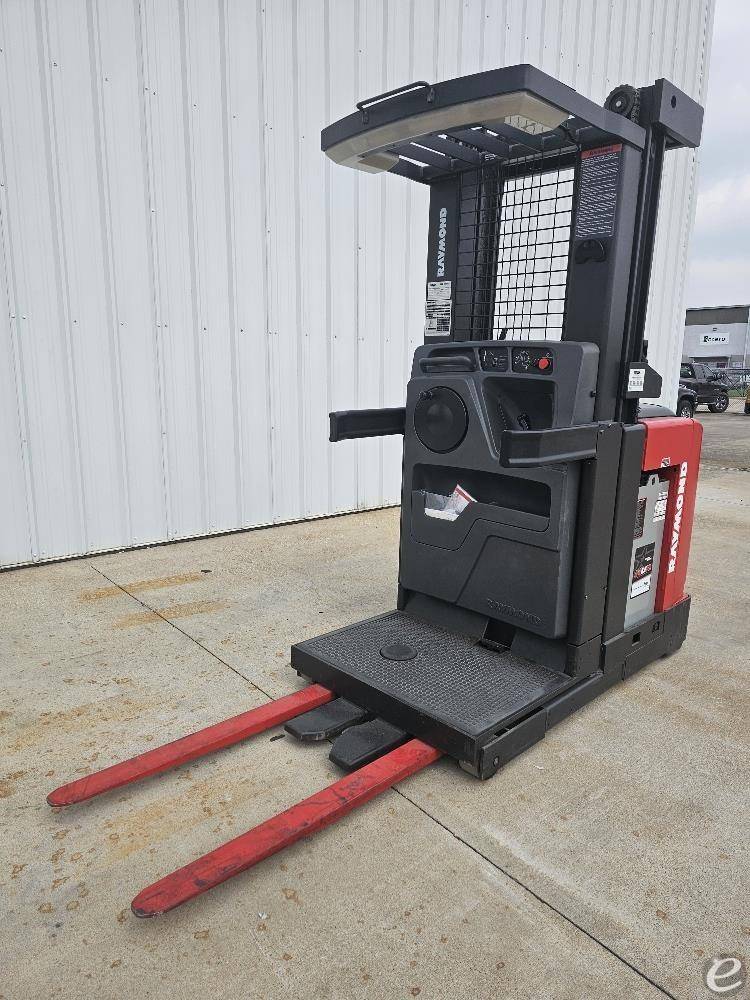 2011 Raymond 520OPC30TT Electric Order Picker - 123Forklift