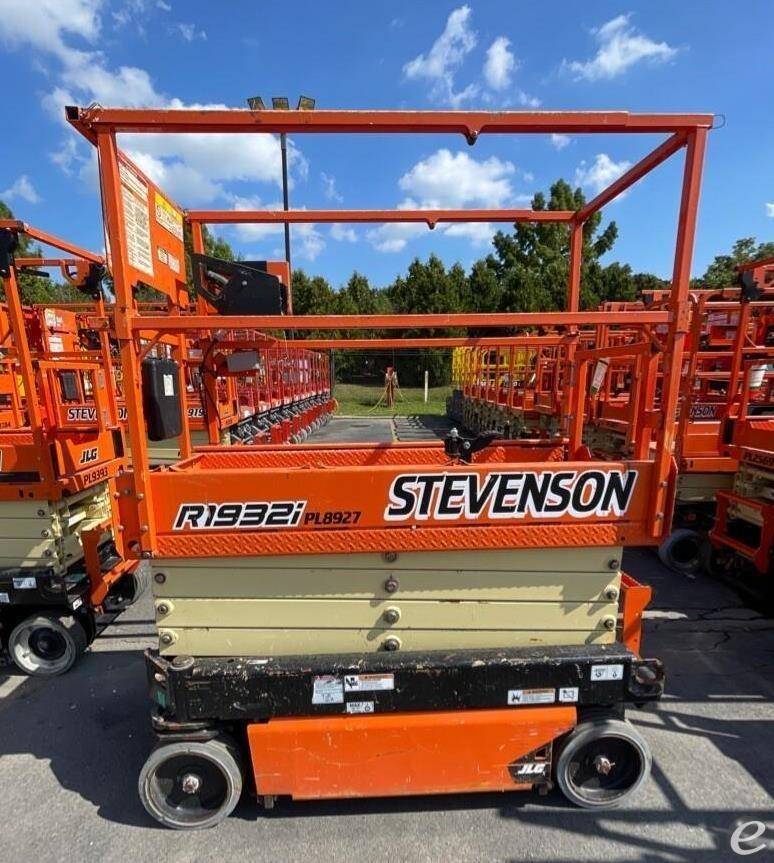 2021 JLG R1932i