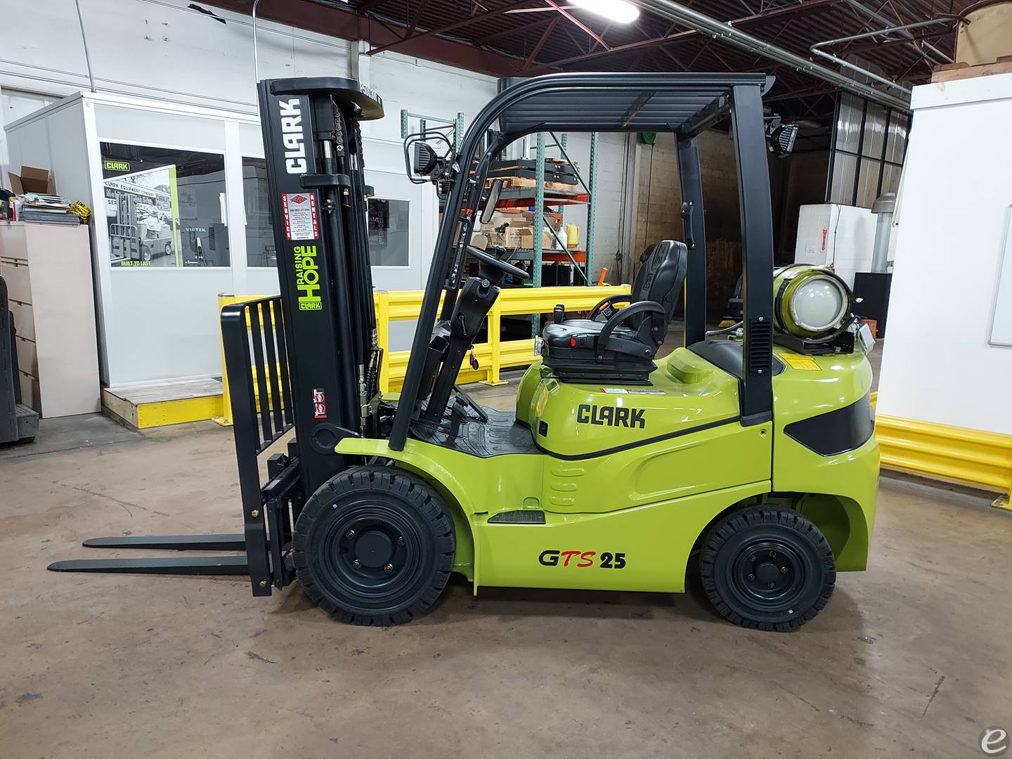2023 Clark GTS25 LP Gas Forklift