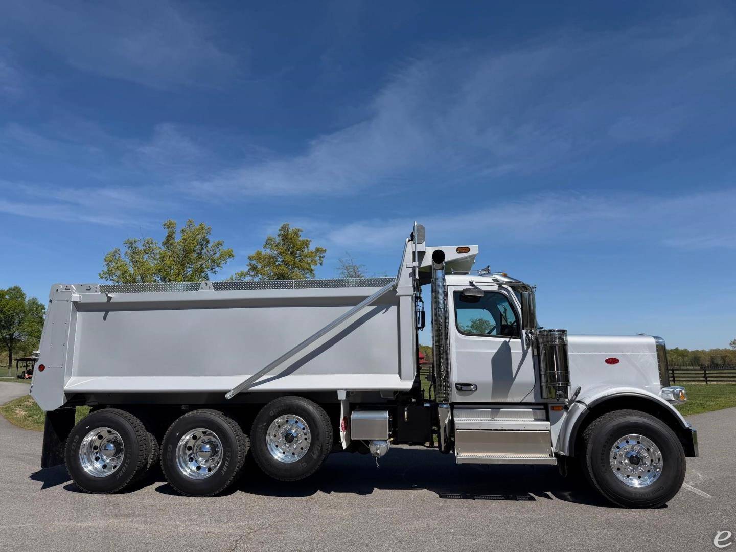 2026 Peterbilt 589