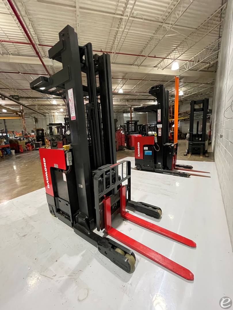 2002 Raymond EASIR40TT Electric Reach Truck - 123Forklift